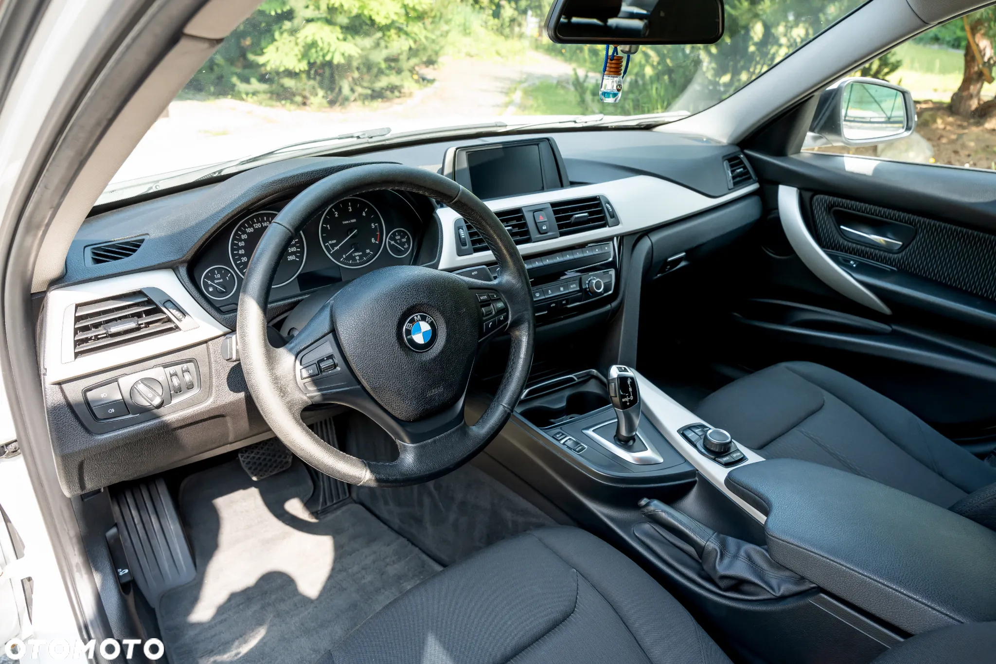 BMW Seria 3 318d M Sport - 24