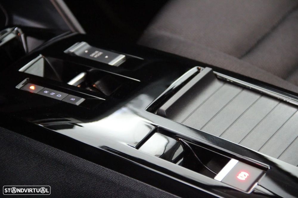 Citroën e-C4 136 PLUS - 9