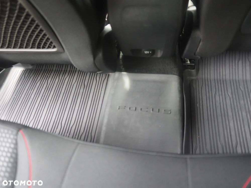 Ford Focus 1.0 EcoBoost mHEV ST-Line X - 21