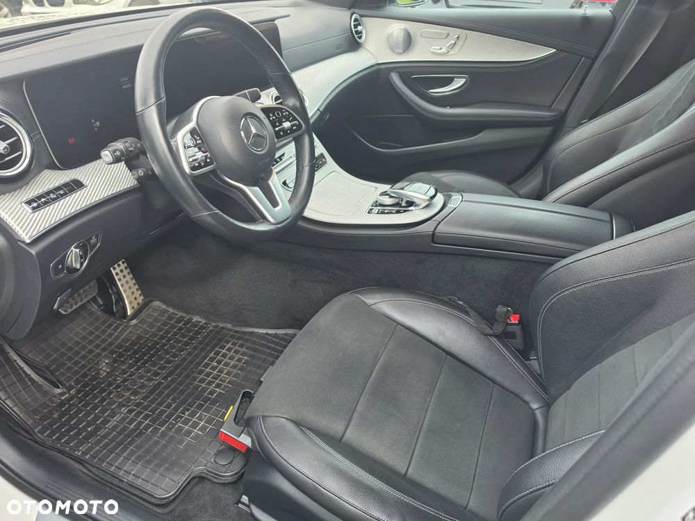 Mercedes-Benz Klasa E 400 d 4Matic 9G-TRONIC AMG Line - 22