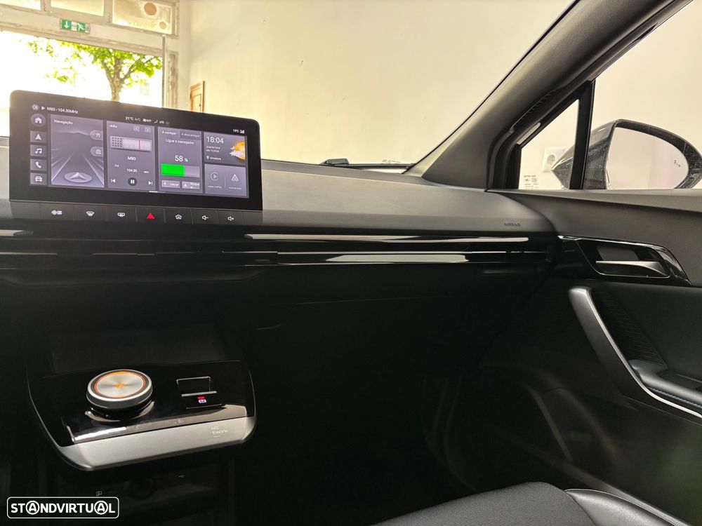MG MG4 64 kWh Luxury - 10