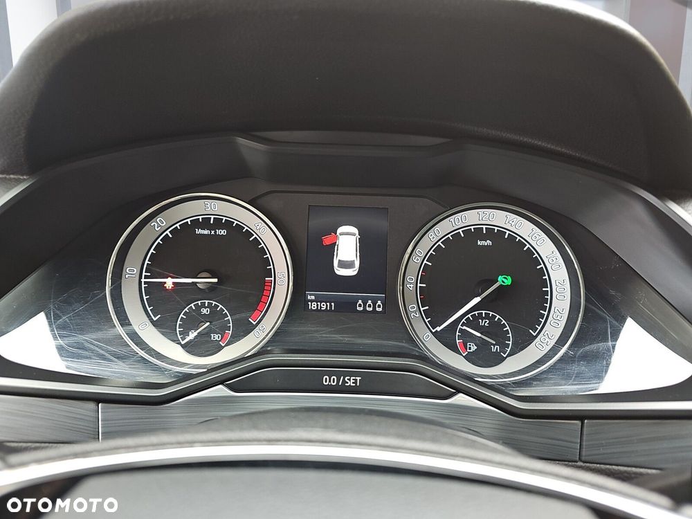 Skoda Superb 2.0 TDI SCR Ambition DSG - 14