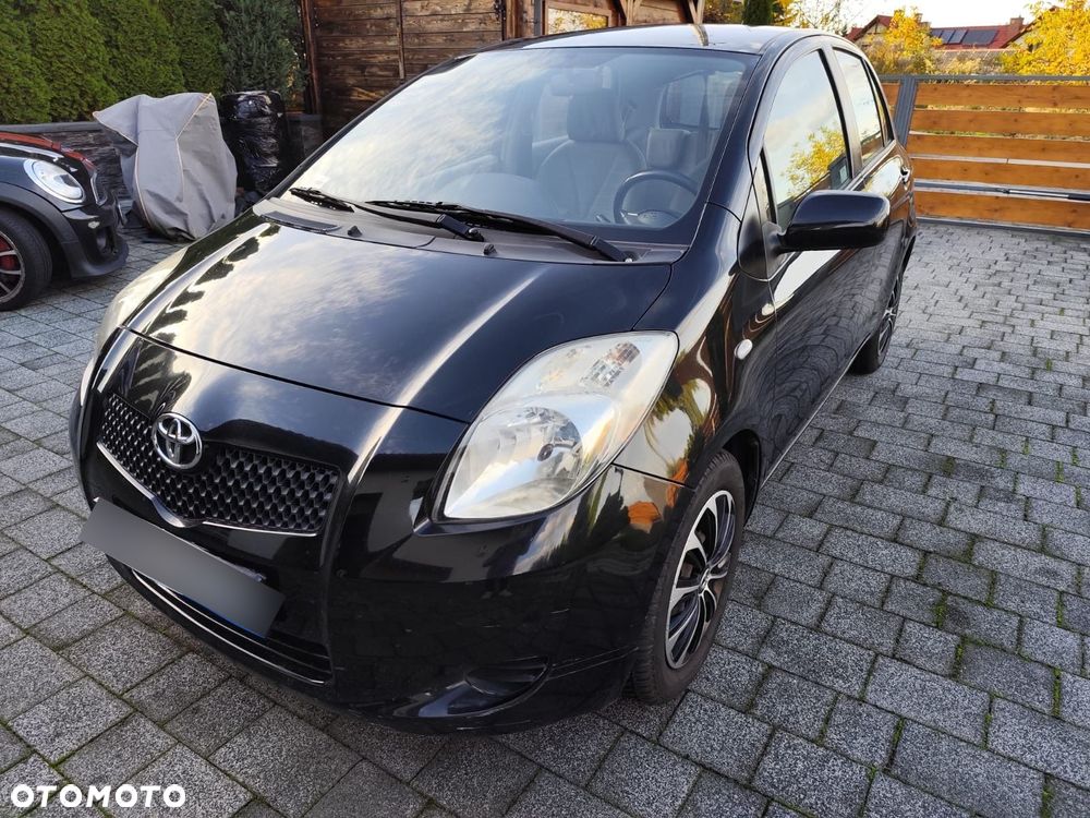 Toyota Yaris - 1