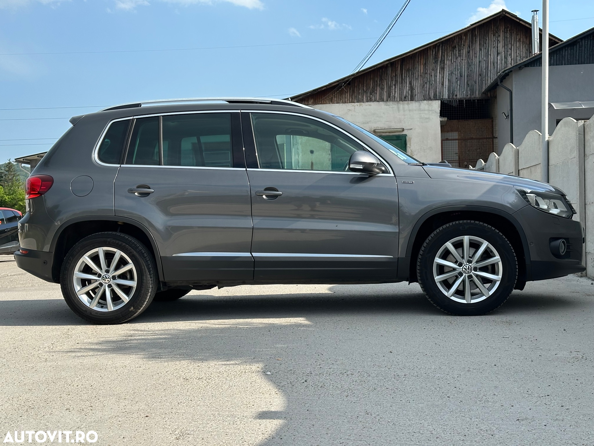 Volkswagen Tiguan - 14