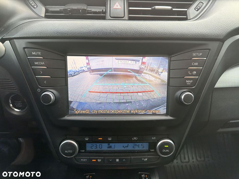 Toyota Avensis 2.0 D-4D Premium - 16