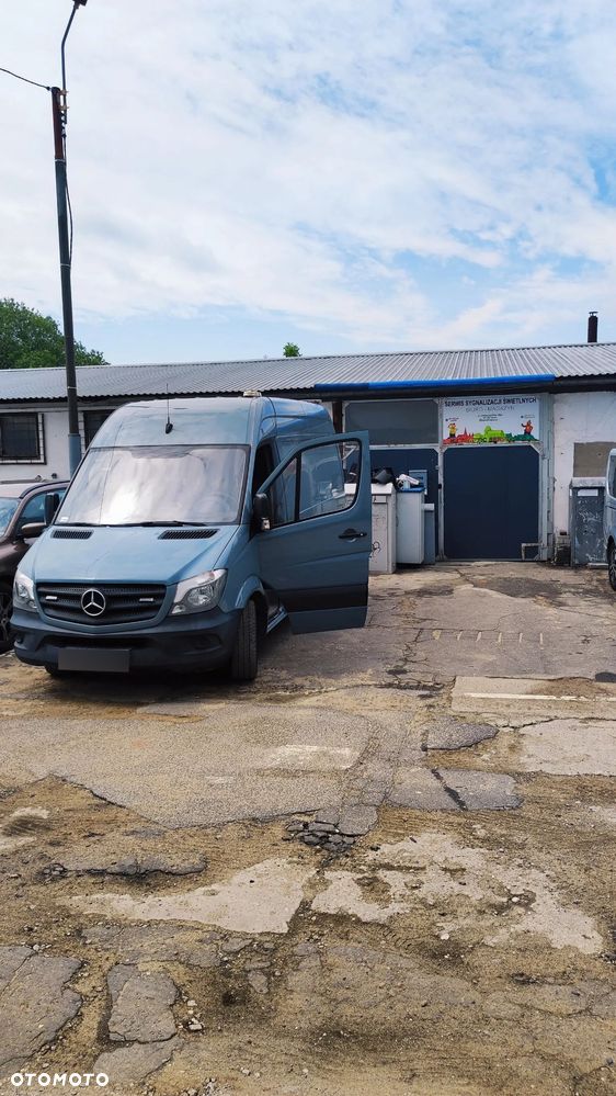 Mercedes-Benz Sprinter - 11