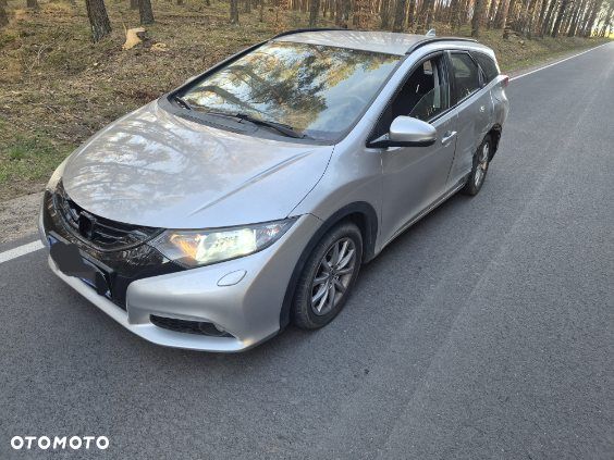 Honda Civic 1.6 i-DTEC Lifestyle Black Edition - 4