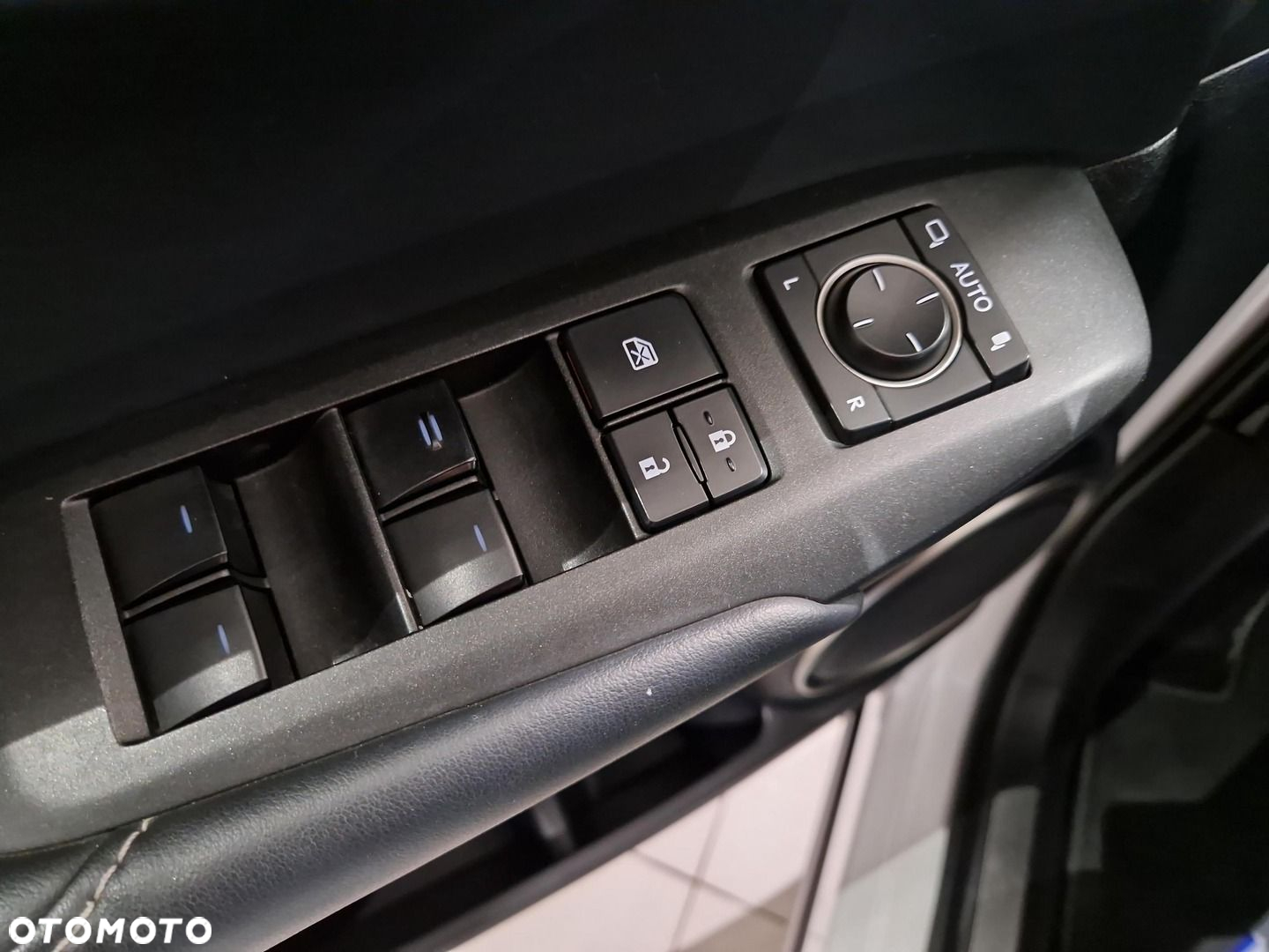 Lexus NX 300h Comfort AWD - 16