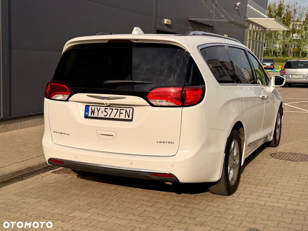 Chrysler Pacifica - 5