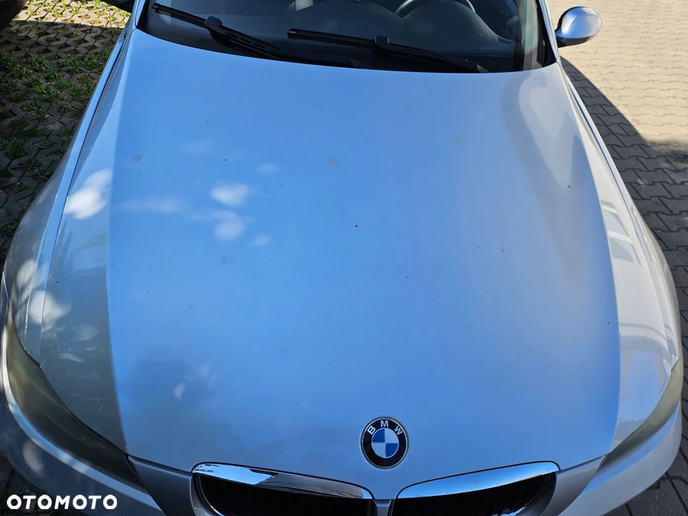 BMW 3 III E90 E91 maska  354/7 Titansilber - 1