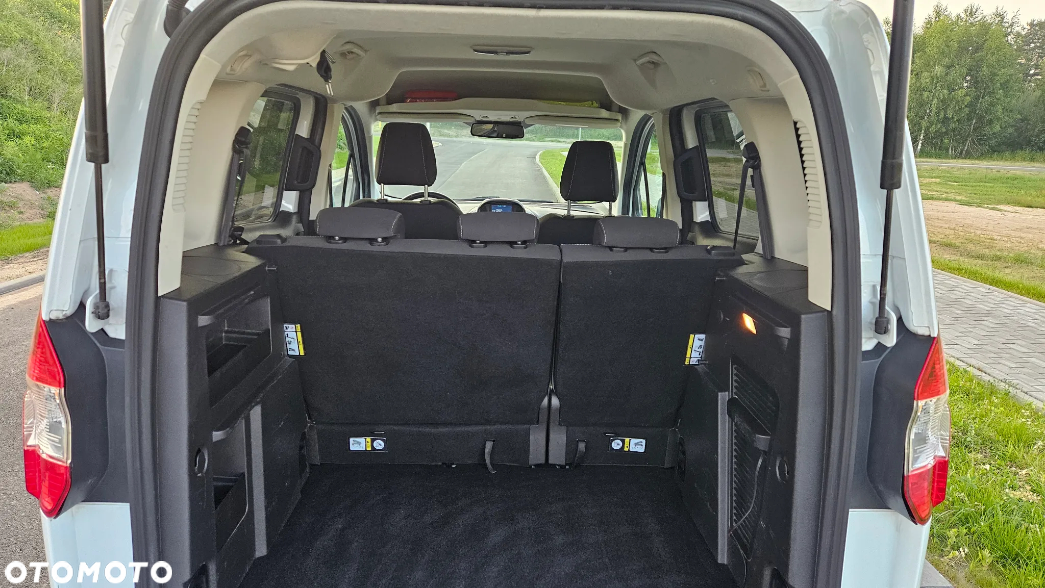 Ford Tourneo Courier 1.0 EcoBoost S&S Titanium - 13