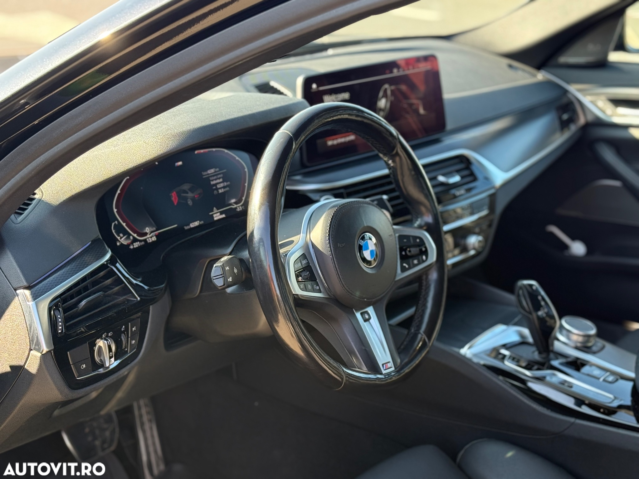 BMW Seria 5 540i xDrive AT MHEV - 15
