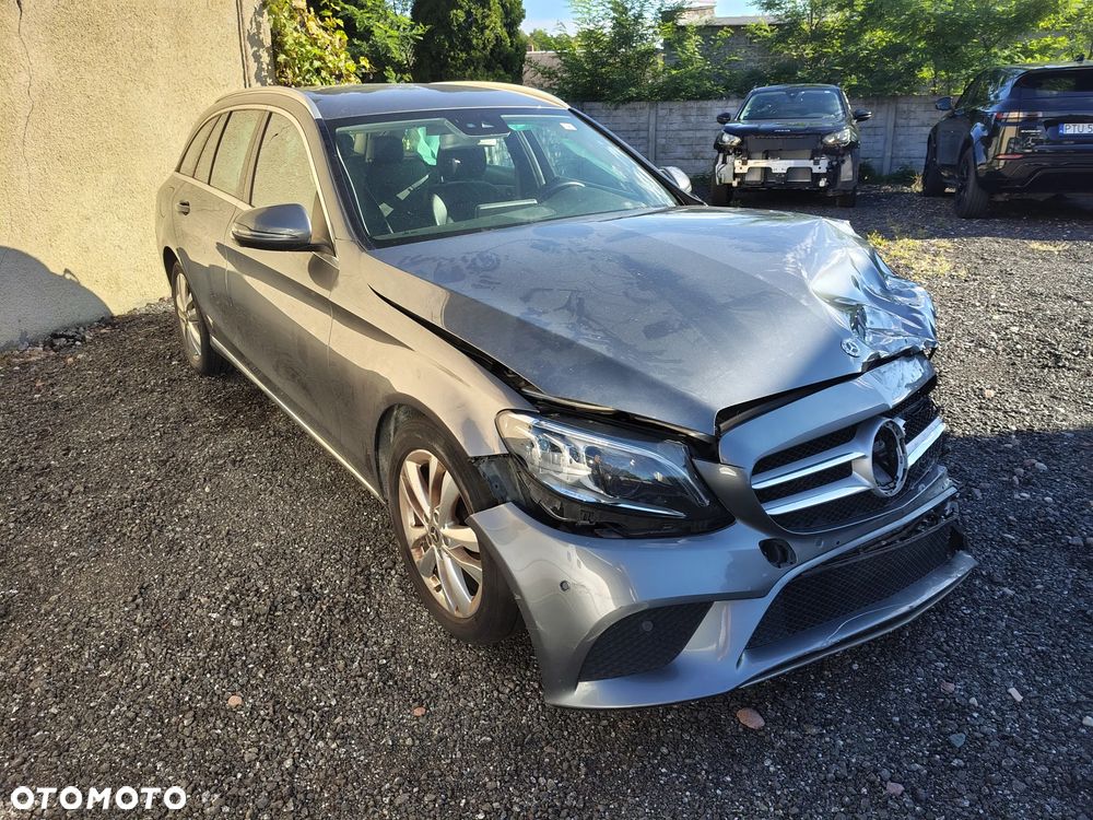 Mercedes-Benz Klasa C 180 Kompressor Automatik BlueEFFICIENCY Elegance