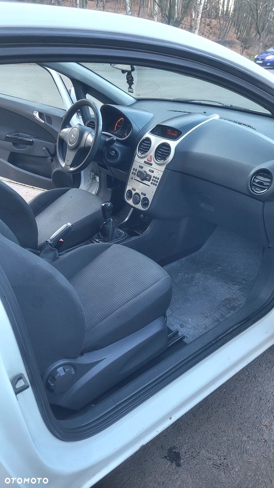 Opel Corsa - 12