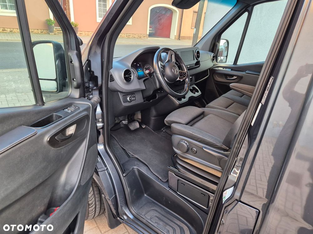 Mercedes-Benz Sprinter - 11