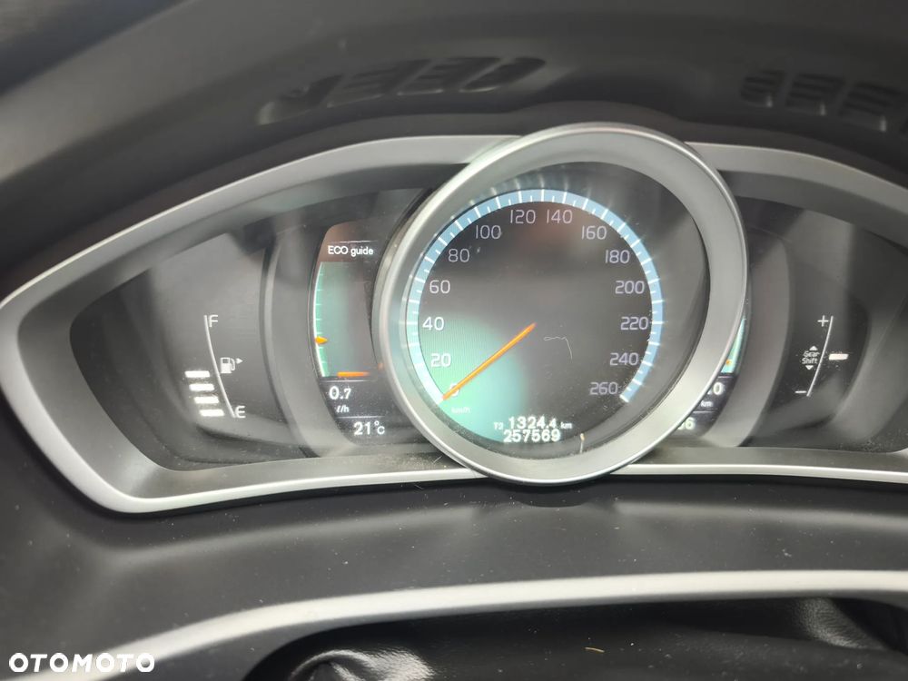 Volvo V40 D2 Summum - 13