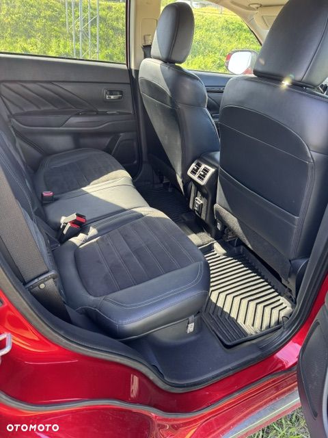Mitsubishi Outlander - 16