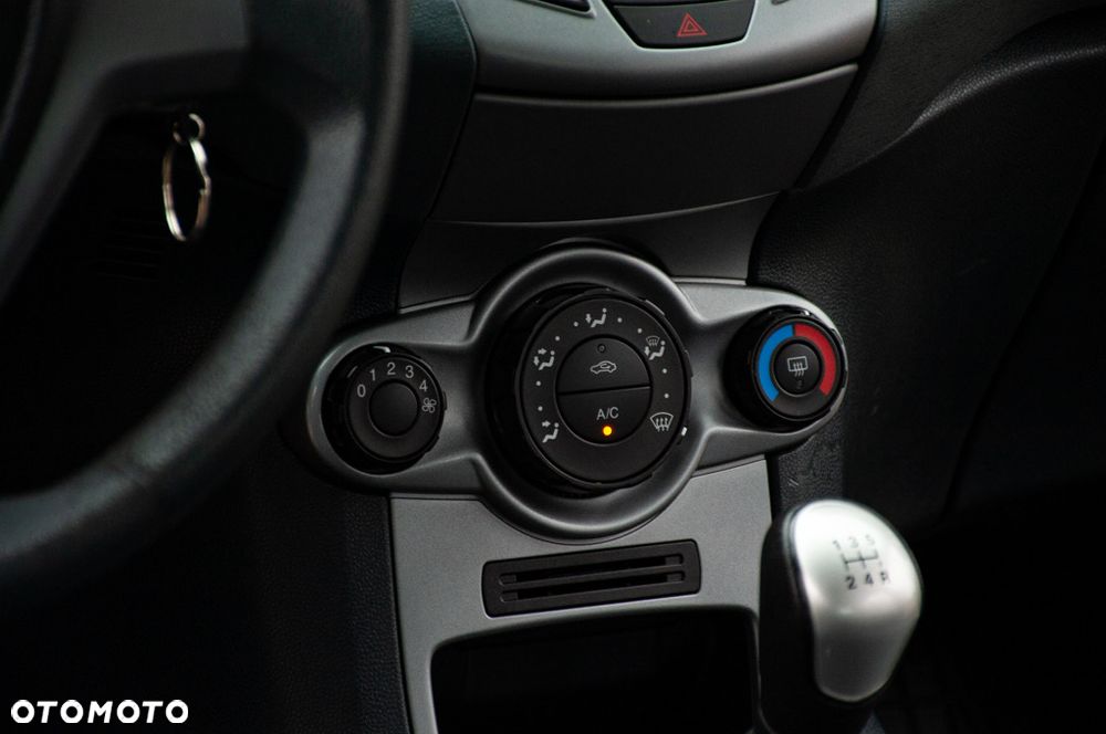 Ford Fiesta 1.4 Champions Edition - 26