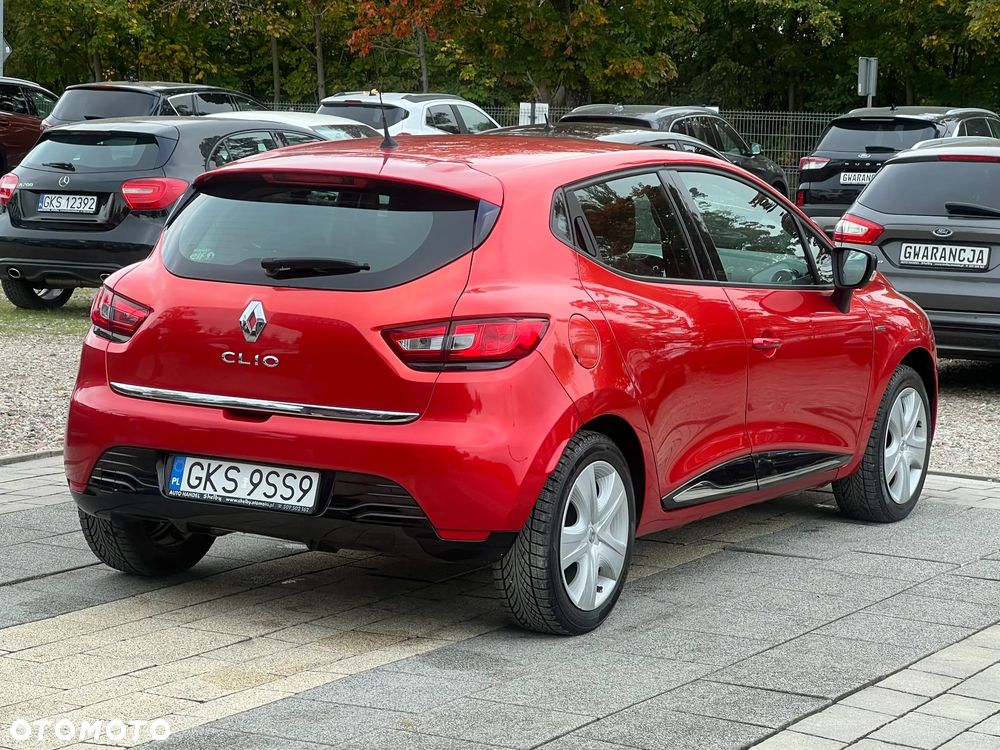 Renault Clio 1.2 16V 75 Life - 10