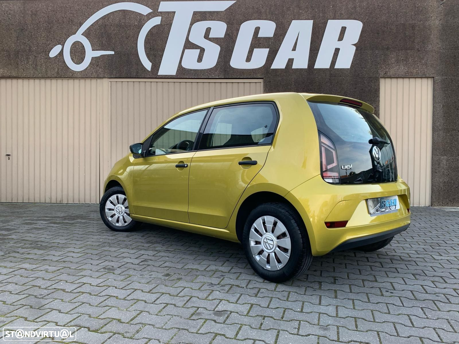 VW Up! - 8