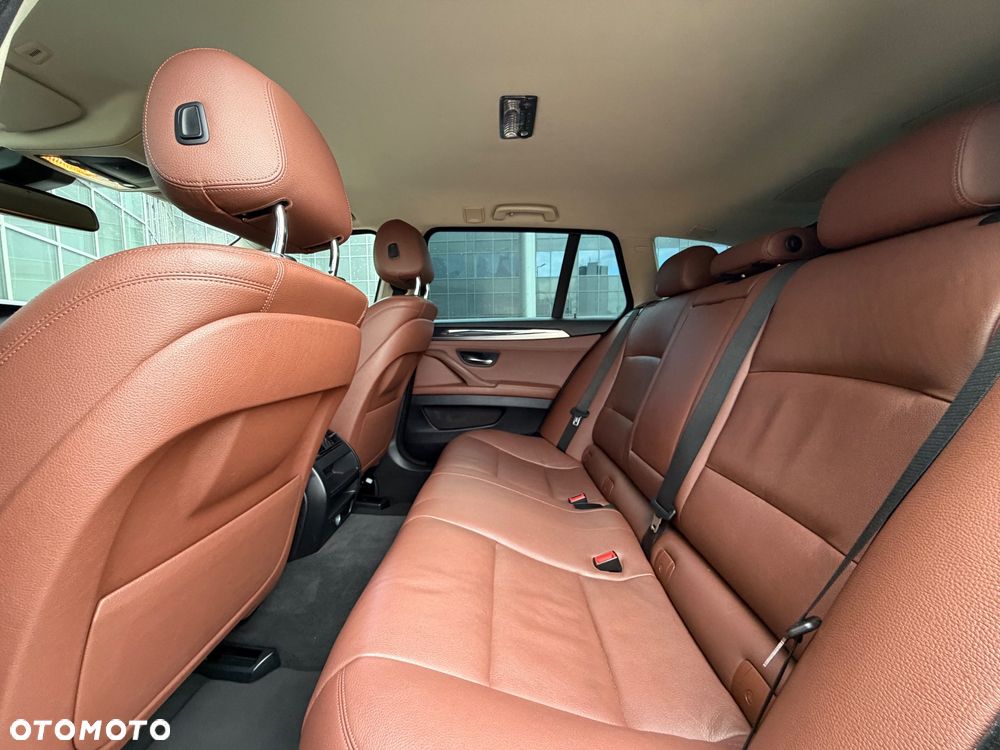 BMW Seria 5 520d Luxury Line - 30