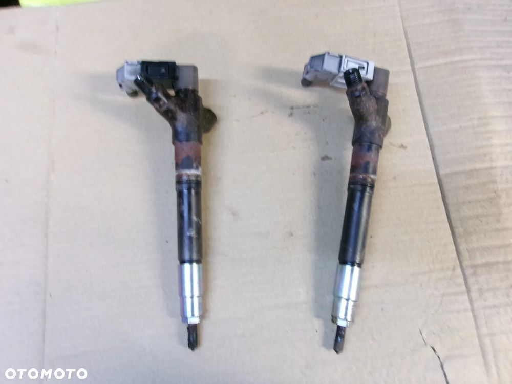 WTRYSKIWACZ AVENSIS T27 VERSO 23670-0R070   0R070 - 2