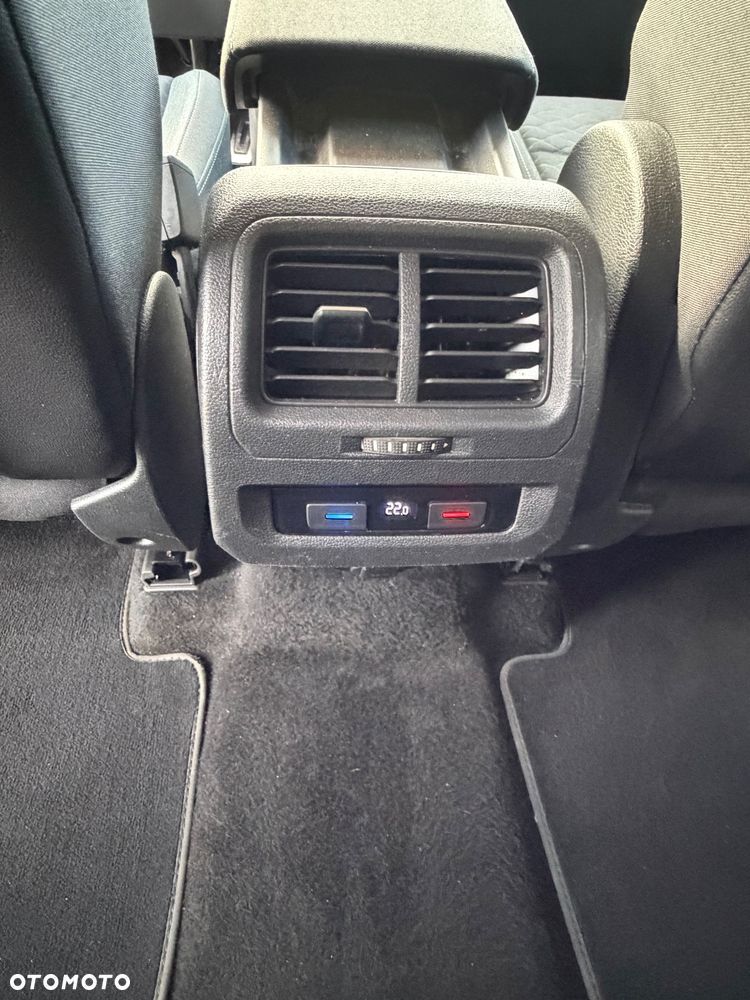 Volkswagen Touran 2.0 TDI BMT IQ Drive DSG - 23