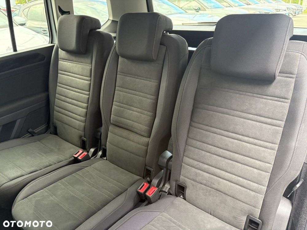 Volkswagen Touran - 14