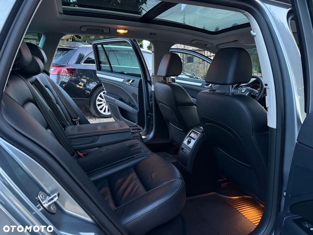 Skoda Superb 2.0 TDI 4x4 DSG Exclusive - 25