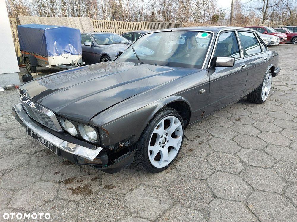 Jaguar XJ - 3