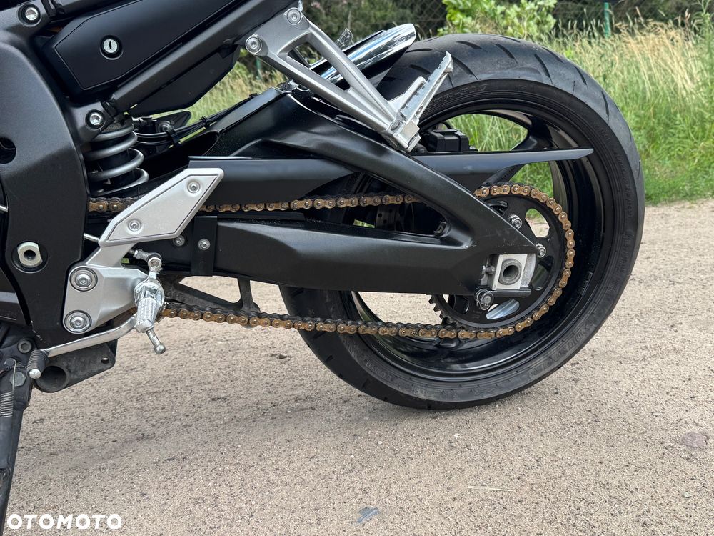Yamaha FZ - 12