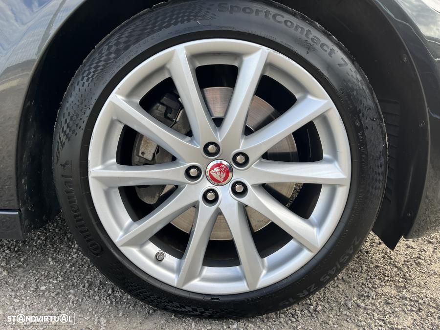 Jaguar XJ 3.0 D V6 Premium Luxury - 42