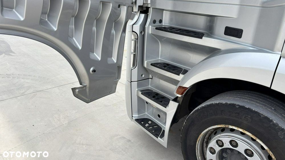 Mercedes-Benz Actros - 7