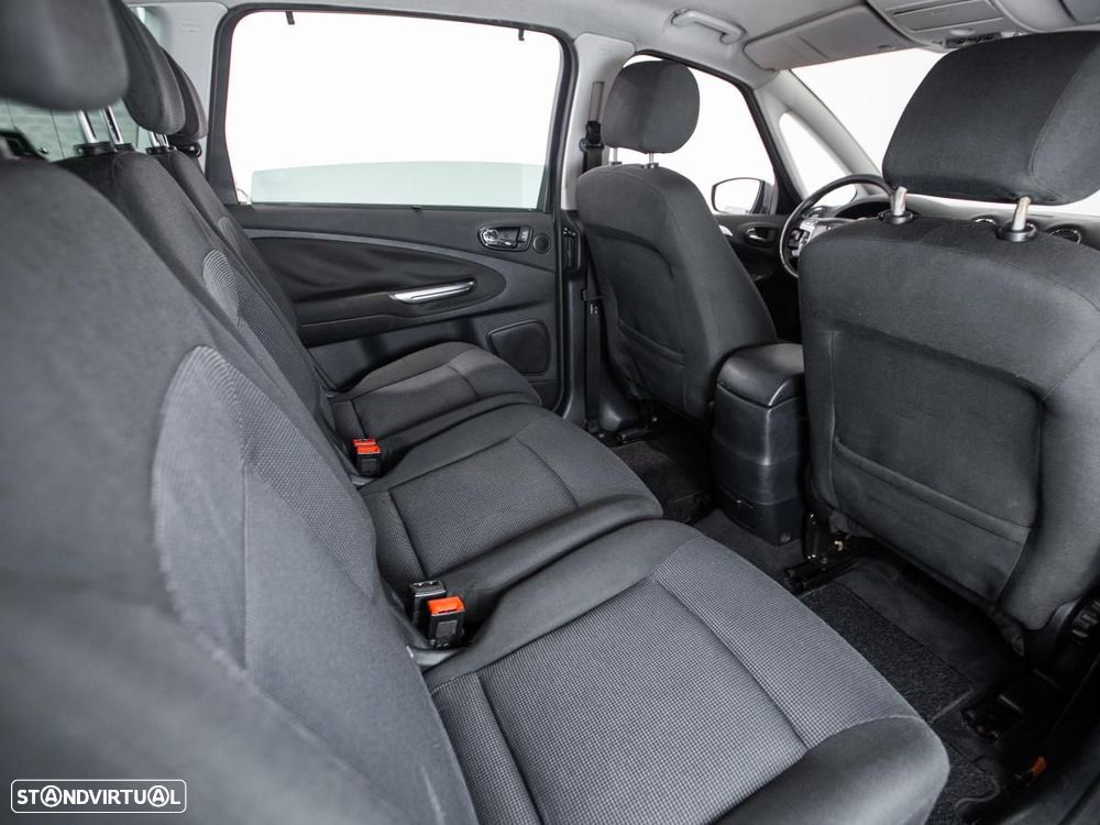 Ford S-Max - 10