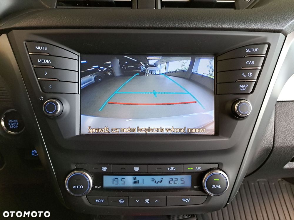 Toyota Avensis - 23
