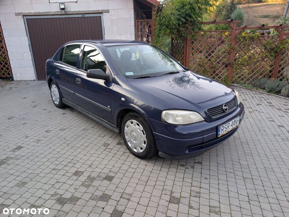Opel Astra - 1