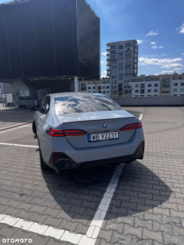 BMW Seria 5 520d xDrive mHEV - 4