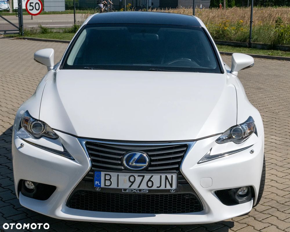 Lexus IS 300h Elite EU6 - 1