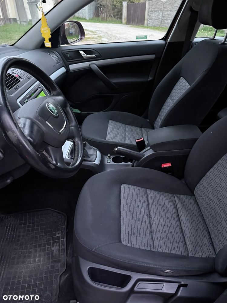 Skoda Octavia 1.4 TSI Ambiente - 25