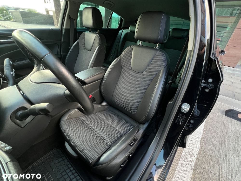 Opel Insignia 2.0 T Business Elegance S&S - 20