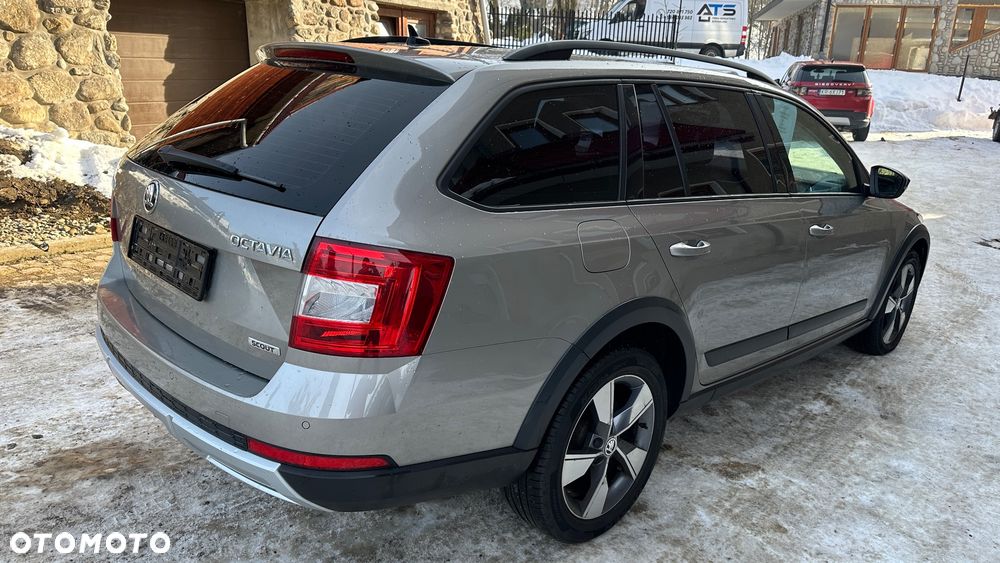 Land Rover Discovery Sport - 10