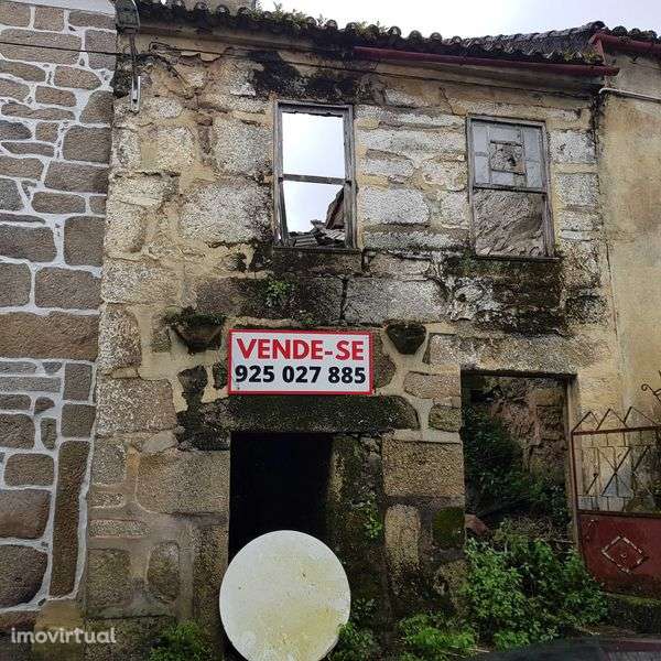 Pequena casa em Viseu/Silgueiros para restaurar - Grande imagem: 5/6