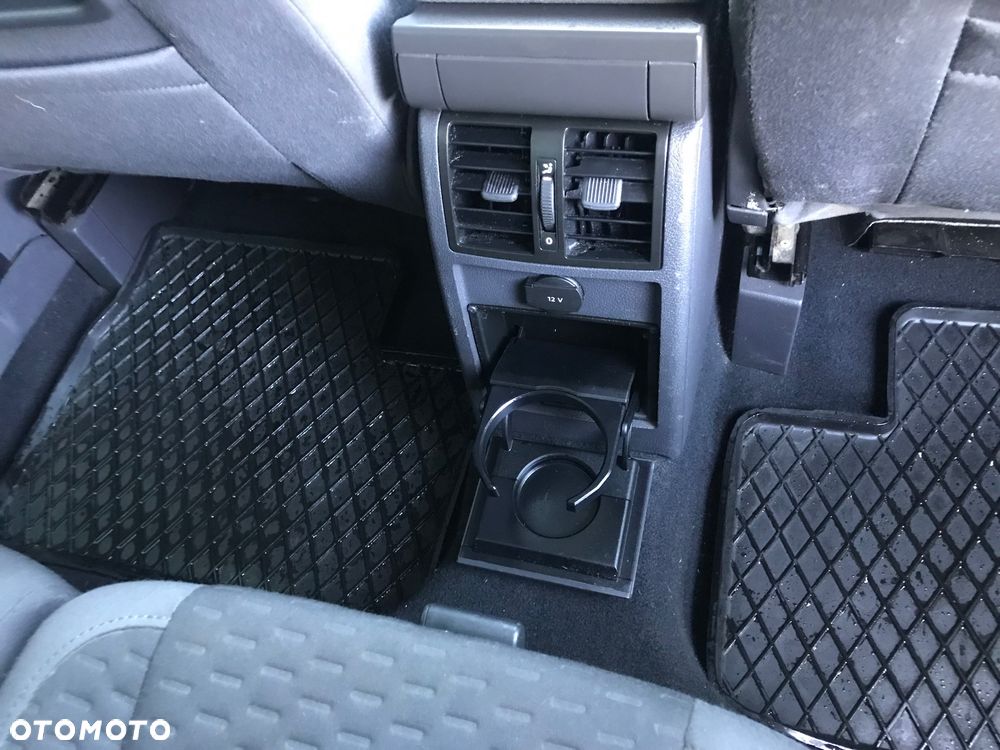 Volkswagen Touran - 16