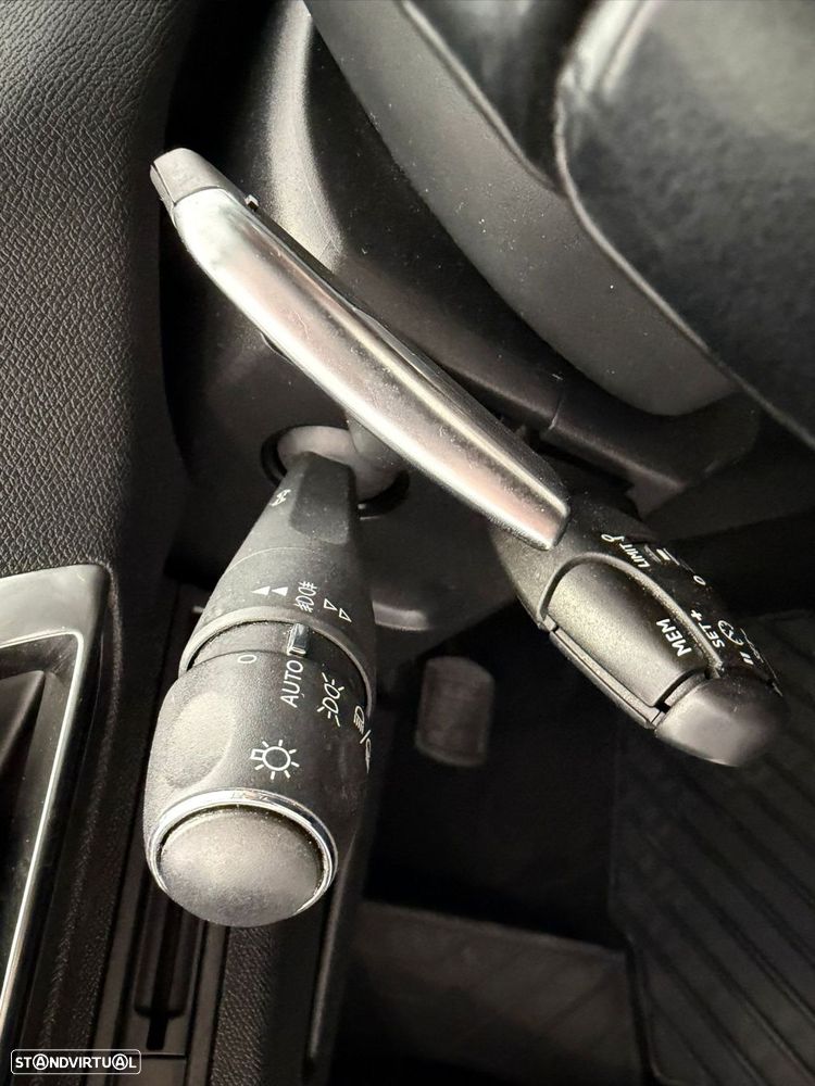 Peugeot 3008 1.2 PureTech Allure Pack EAT8 - 18