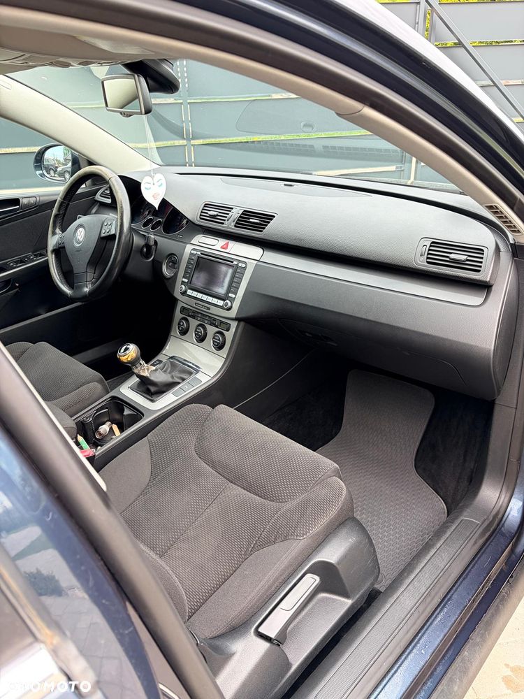 Volkswagen Passat 2.0 TDI DPF Highline - 4