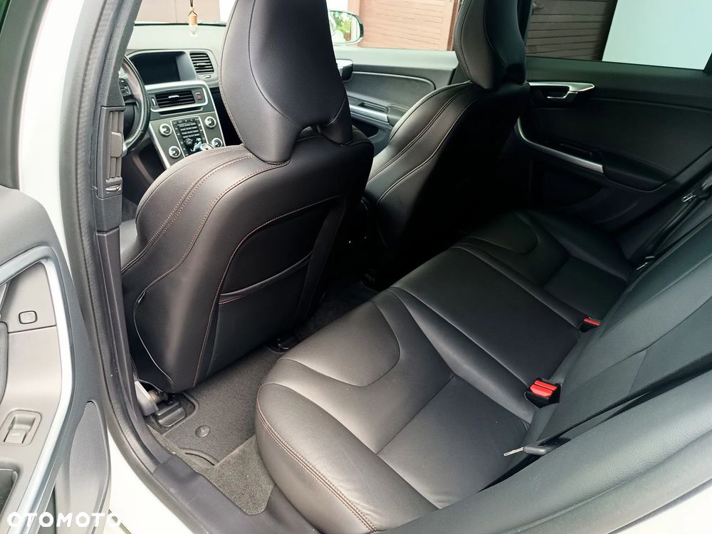 Volvo V60 Cross Country D4 Drive-E Summum - 15