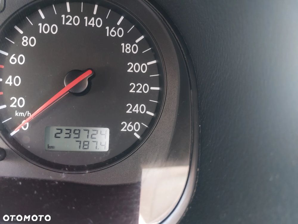 Volkswagen Golf - 2