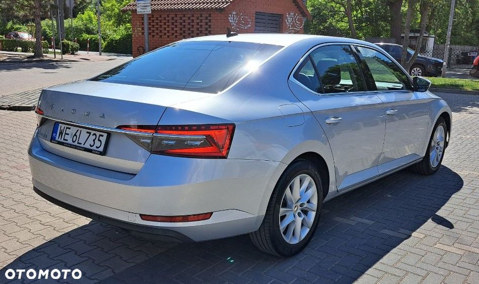 Skoda Superb 2.0 TDI SCR Style DSG - 5