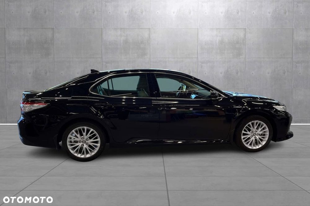 Toyota Camry 2021 photo 3