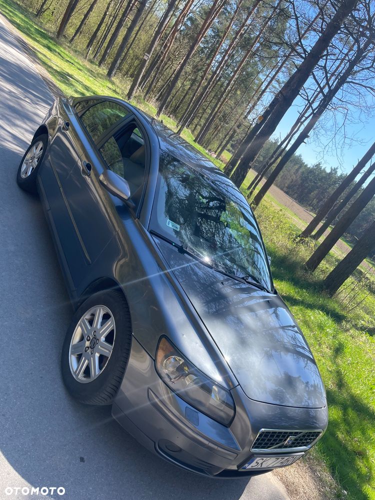 Volvo S40 2.4 Momentum - 1